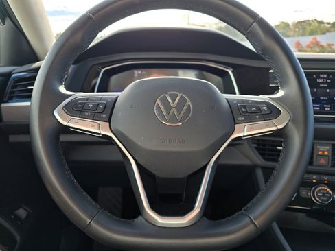 Used 2024 Volkswagen Jetta SE image 27