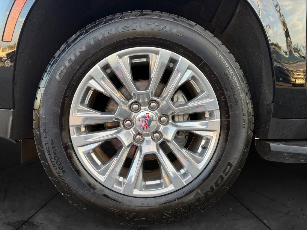 Used 2025 GMC Yukon XL Denali AWD/4WD image 14