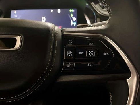 Used 2023 Jeep Grand Cherokee Overland w/ Luxury Tech Group IV image 39