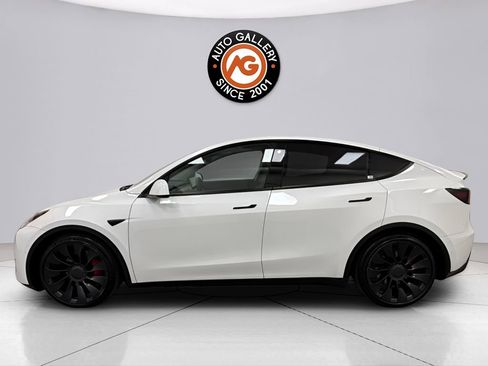 Used 2022 Tesla Model Y Performance AWD/4WD image 4