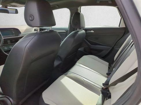 Used 2019 Volkswagen Jetta R-Line image 17