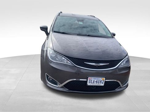 Used 2017 Chrysler Pacifica Touring-L Plus w/ Advanced Safetytec Group image 7