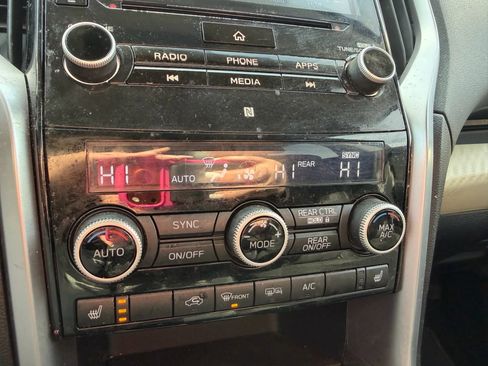 Used 2021 Subaru Ascent Premium w/ Convenience Package image 21