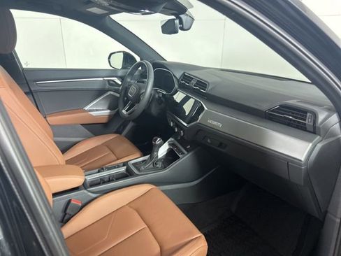 Certified 2025 Audi Q3 2.0T Premium w/ Convenience Package image 9