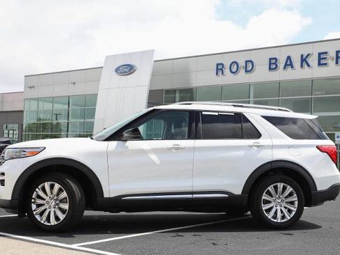 Certified 2022 Ford Explorer Limited w/ Hybrid Equipment Group 310A AWD/4WD image 3