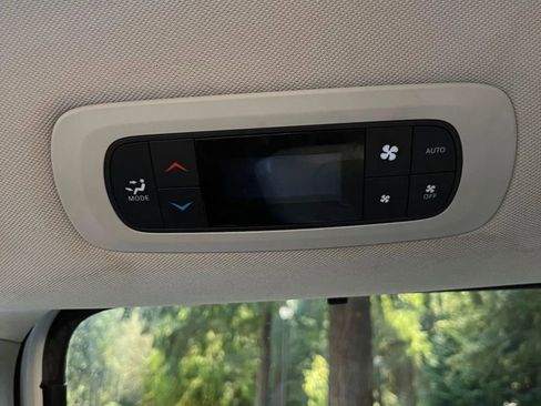 Used 2017 Chrysler Pacifica Touring-L Plus w/ Advanced Safetytec Group image 17