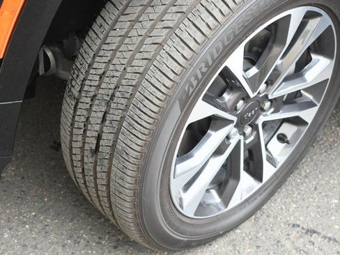 Used 2024 Jeep Grand Cherokee Overland w/ Advanced Protech Group III image 11