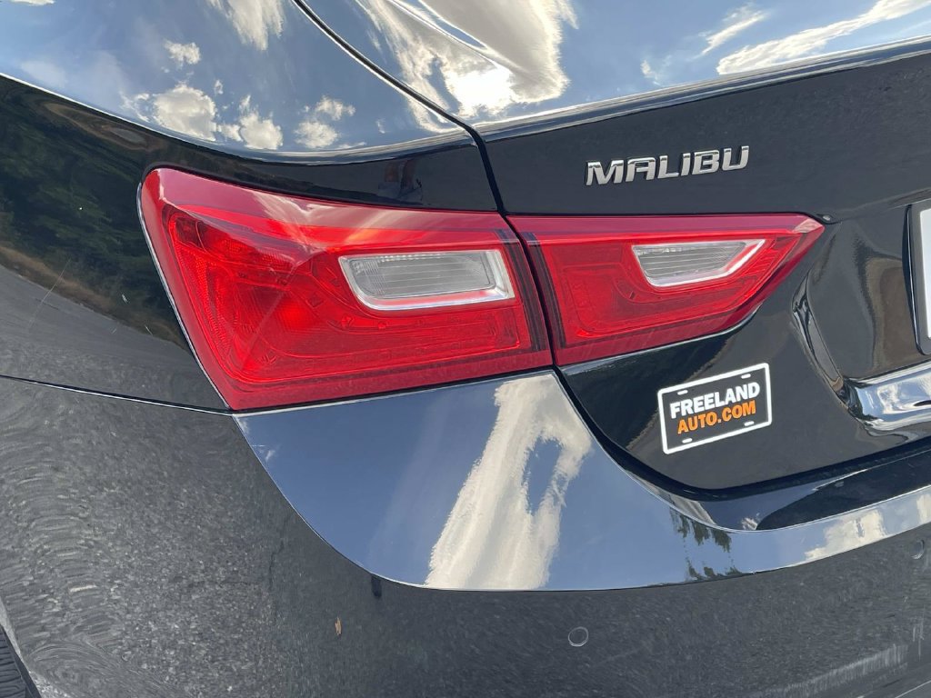Used 2025 Chevrolet Malibu LT FWD image 11