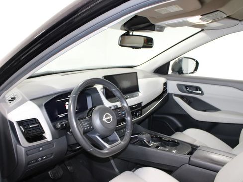 Used 2024 Nissan Rogue SL FWD image 22