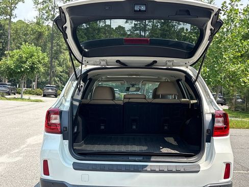 Used 2017 Subaru Outback 3.6R Limited AWD/4WD image 26