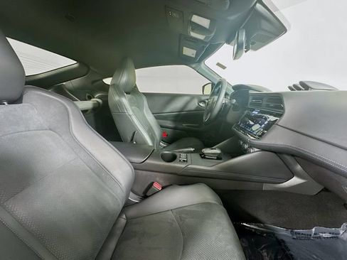 Certified 2025 Nissan Z Performance w/ Floor Mat Package RWD image 23