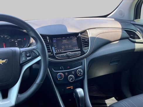 Used 2020 Chevrolet Trax LT w/ Driver Confidence Package FWD image 7