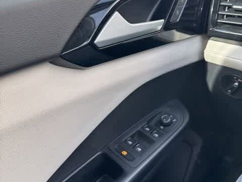 Used 2025 Volkswagen Taos S image 18