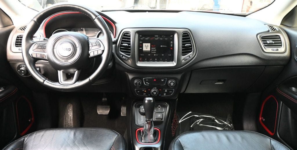 Used 2017 Jeep Compass Trailhawk w/ Leather Interior Group AWD/4WD image 10