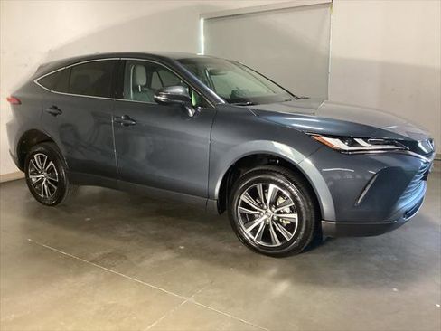 Certified 2023 Toyota Venza LE image 7