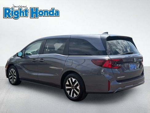 Used 2025 Honda Odyssey EX-L image 4