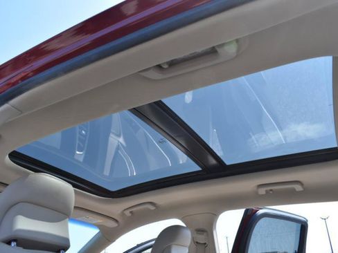 Used 2016 Lincoln MKX Reserve w/ Technology Package FWD image 34