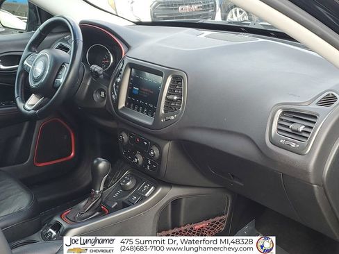 Used 2017 Jeep Compass Trailhawk w/ Cold Weather Group image 29