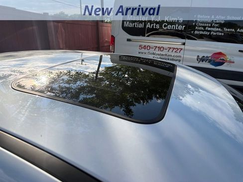 Used 2023 Hyundai Elantra N FWD image 3