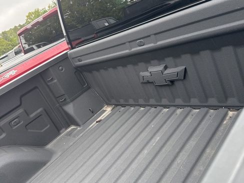 Used 2023 Chevrolet Silverado 1500 RST image 4
