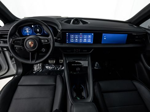 Certified 2025 Porsche Macan 4S Electric AWD/4WD image 13