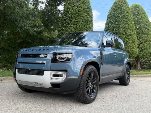 Used 2020 Land Rover Defender 110 SE image 5