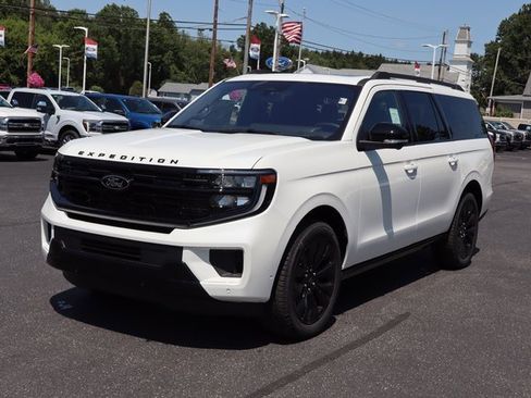 New 2025 Ford Expedition Max Platinum w/ Stealth Appearance Package image 17