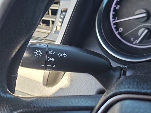 Used 2019 Toyota Camry LE image 23