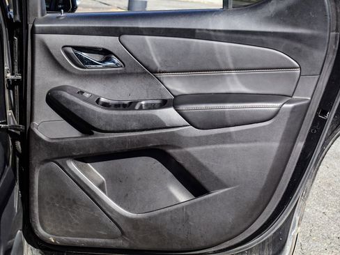 Used 2019 Chevrolet Traverse LT image 41