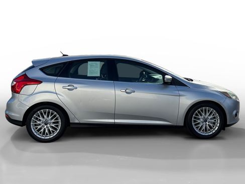 Used 2014 Ford Focus Titanium FWD image 6
