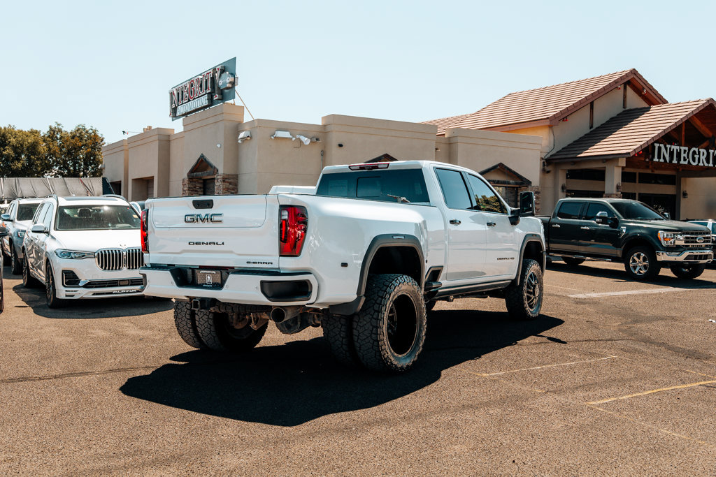 Used 2026 GMC Sierra 3500 Denali Ultimate w/ LPO, Black Badging Package AWD/4WD image 7