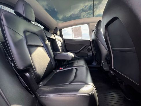 Used 2021 Tesla Model Y Long Range image 27
