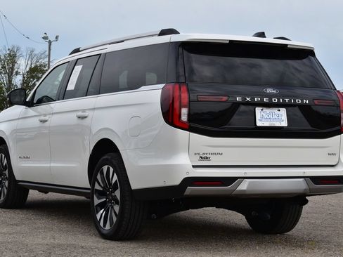 Certified 2025 Ford Expedition Max Platinum w/ Driver's Package AWD/4WD image 9