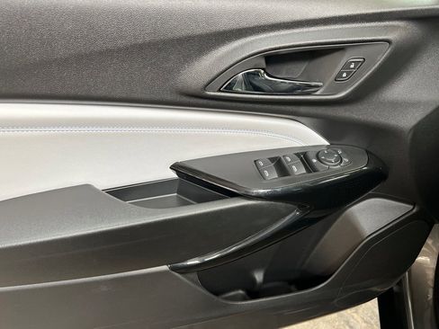 New 2025 Chevrolet Trax LT w/ Driver Confidence Package FWD image 11