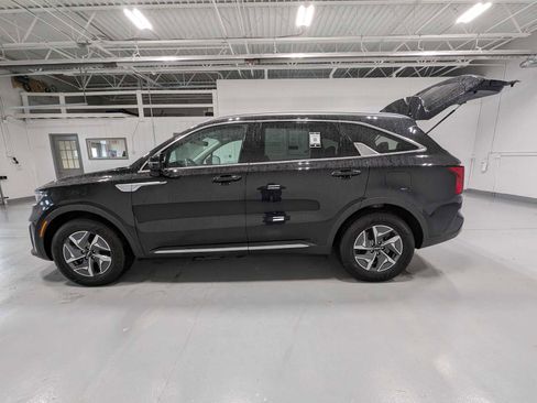 Certified 2022 Kia Sorento S AWD/4WD image 12