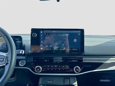 Used 2025 Honda Prologue Eco image 14