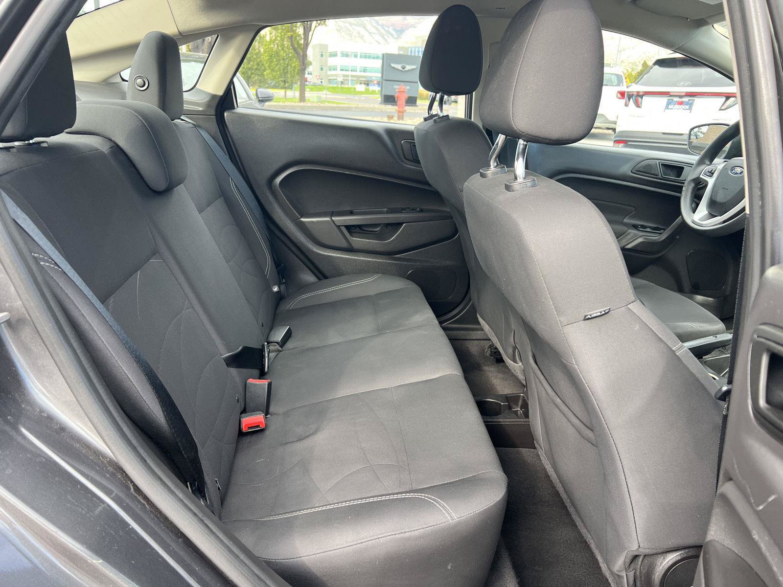 Used 2018 Ford Fiesta SE FWD image 5
