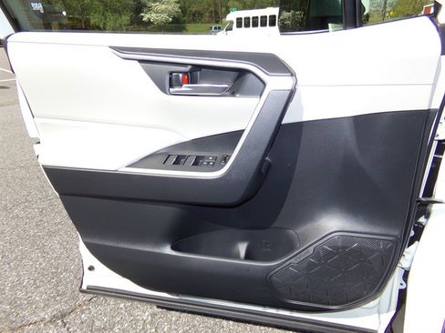 Used 2023 Toyota RAV4 XLE w/ Convenience Package image 37