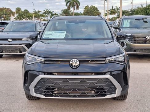 New 2026 Volkswagen Taos SE image 2