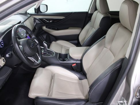 Used 2020 Subaru Outback Limited AWD/4WD image 3