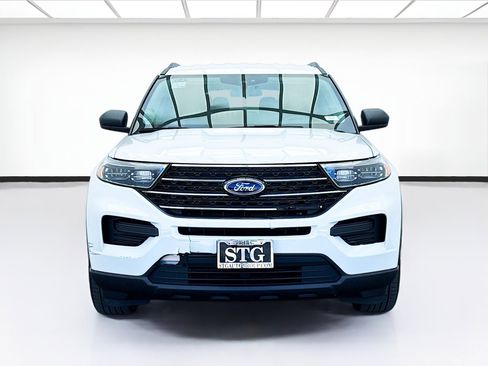 Used 2021 Ford Explorer XLT RWD image 2