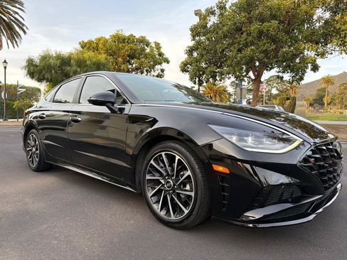 Used 2021 Hyundai Sonata Limited w/ Preferred Accessory Package FWD image 25