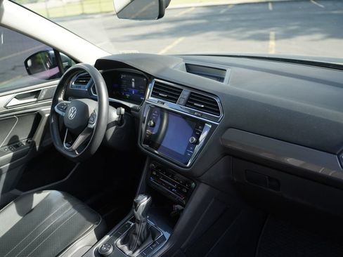 Used 2022 Volkswagen Tiguan SE AWD/4WD image 15