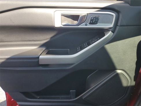 Certified 2021 Ford Explorer Limited w/ Hybrid Equipment Group 310A image 16