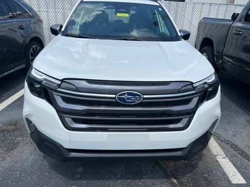 Used 2026 Subaru Forester Premium AWD/4WD image 2