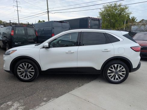 Used 2022 Ford Escape Titanium AWD/4WD image 4