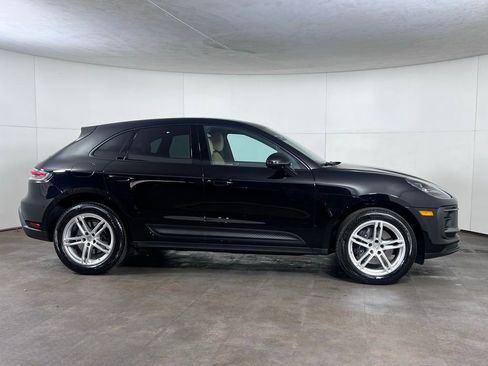 Certified 2025 Porsche Macan image 8
