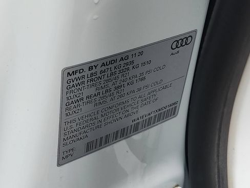Used 2021 Audi Q8 Premium Plus w/ Premium Plus Package AWD/4WD image 28