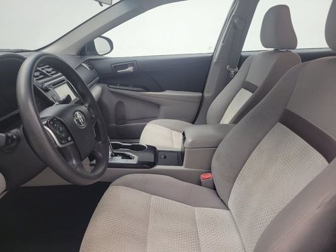 Used 2014 Toyota Camry LE FWD image 17