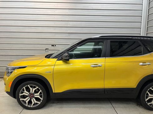 Used 2021 Kia Seltos SX AWD/4WD image 3